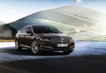 SKODA SUPERB mit noch mehr Sicherheit und frischem Design – erstmals auch als SCOUT