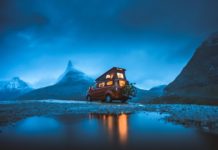 Video “Great Escapes”: Auf der Jagd nach Abenteuern und dem Sonnenlicht – im Ford Nugget unterwegs in Norwegen