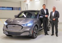 Ministerpräsident Hans besucht die Ford-Werke in Köln