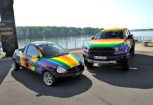 Ford „Very Gay Raptor“ im Kölner CSD