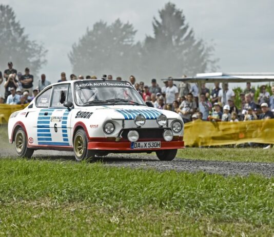 ŠKODA startet mit Rallye-Legenden bei der Sauerland Klassik durchs ‚Land der 1.000 Berge‘