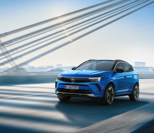 Neuer Opel Grandland mit starkem Styling, digitalem Cockpit und führenden Technologien