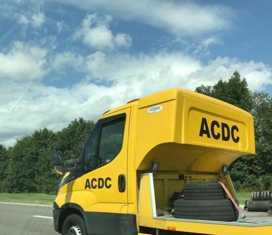 Achtung Abzocke: Falsche Pannenhelfer wieder in Ost- und Südosteuropa unterwegs Störsender verhindern Anruf bei ADAC Auslandsnotrufstation ADAC Partnerclubs helfen vor Ort