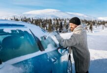 Der Umwelt zuliebe: Eiskratzer und Schneebesen aus Recyclingmaterial für die nachhaltige Autopflege im Winter