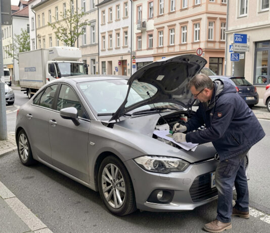 E-Auto Entsorgung und ihre Herausforderungen: Risiken, Vorschriften und der Beitrag zur Umwelt mit nachhaltigen Verfahren